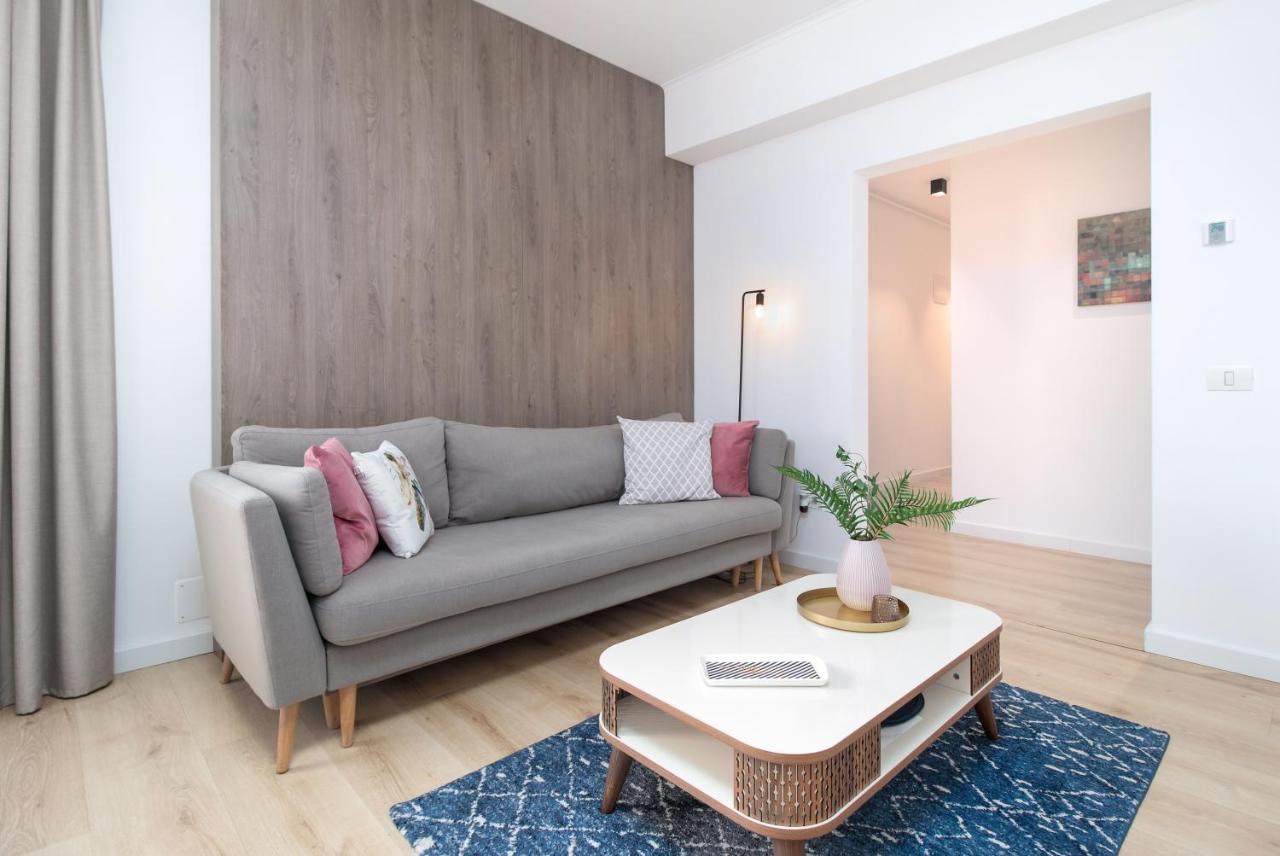 Charlotte Piata Unirii - Free Private Parking 2Bedrooms Apartment Oradea Exterior foto