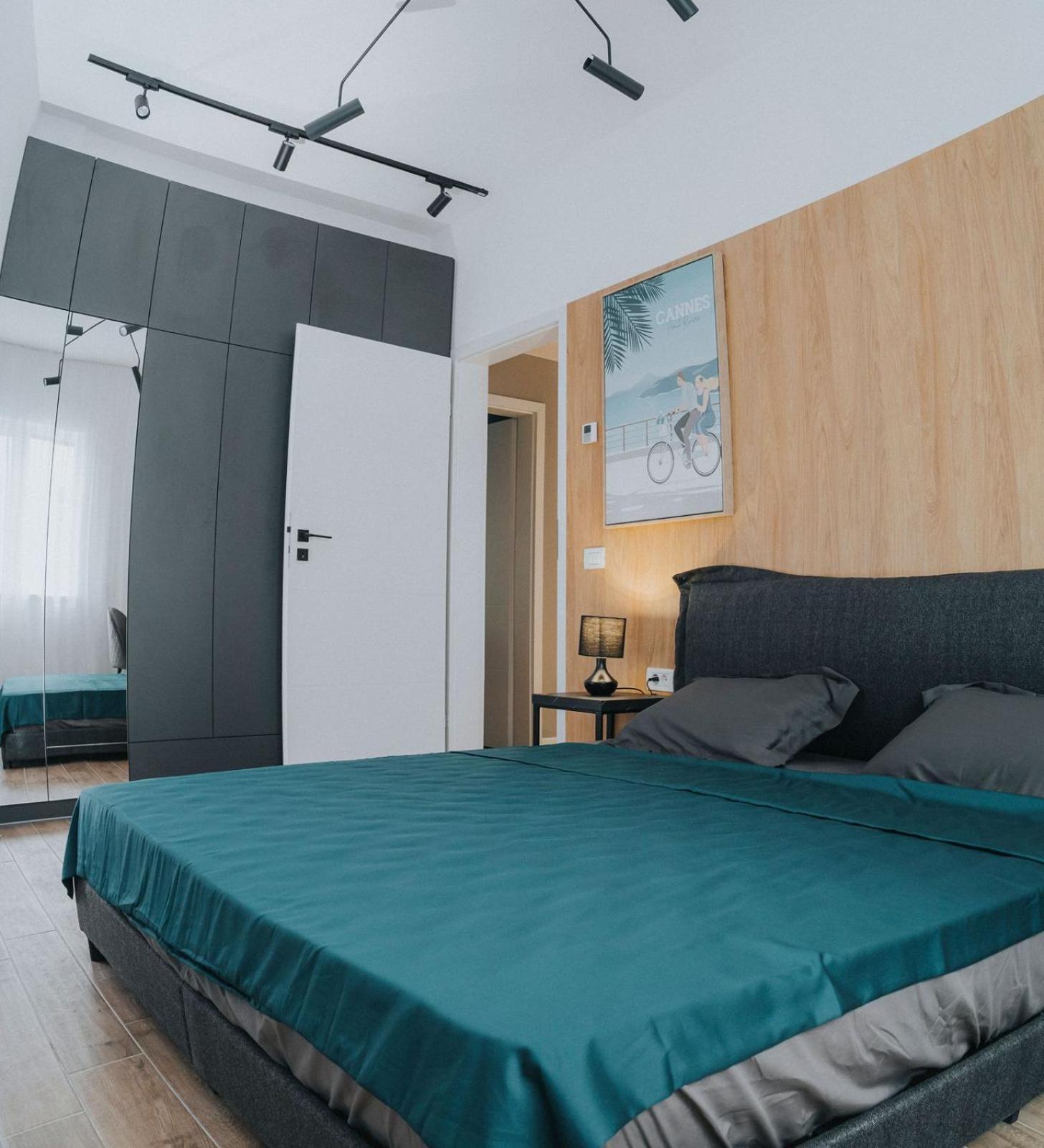 Charlotte Piata Unirii - Free Private Parking 2Bedrooms Apartment Oradea Exterior foto